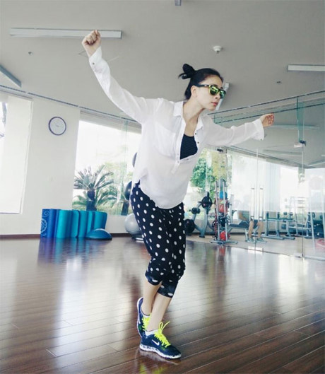 Mix đồ đến phòng gym sành điệu như sao - Ảnh 9 Mix do den phong gym sanh dieu nhu sao - Anh 9
