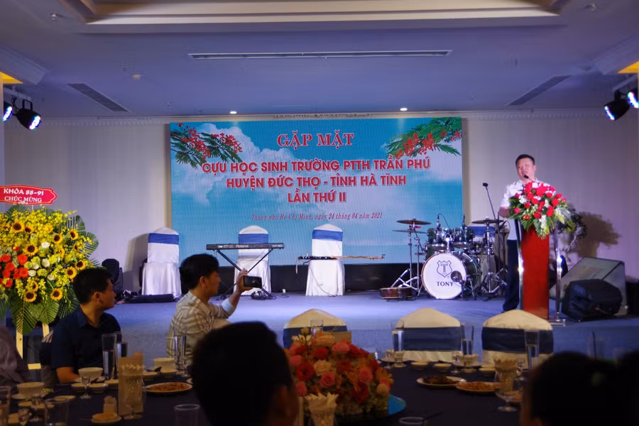 Anh Phạm Hoành Sơn - Chủ tịch HĐQT, Tổng Giám đốc Tập đoàn Hoành Sơn là một trong những cựu học sinh thành đạt nhất của Trường PTTH Trần Phú chia sẻ nhiều kỷ niệm về ngôi trường thân yêu.