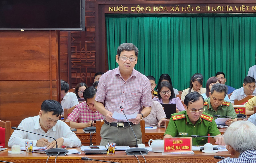 Ông Bạch Văn Mạnh, Giám đốc Sở Nội vụ Đắk Lắk thông tin tại cuộc họp báo. (Ảnh: TT) Ông Bạch Văn Mạnh, Giám đốc Sở Nội vụ Đắk Lắk thông tin tại cuộc họp báo. (Ảnh: TT)