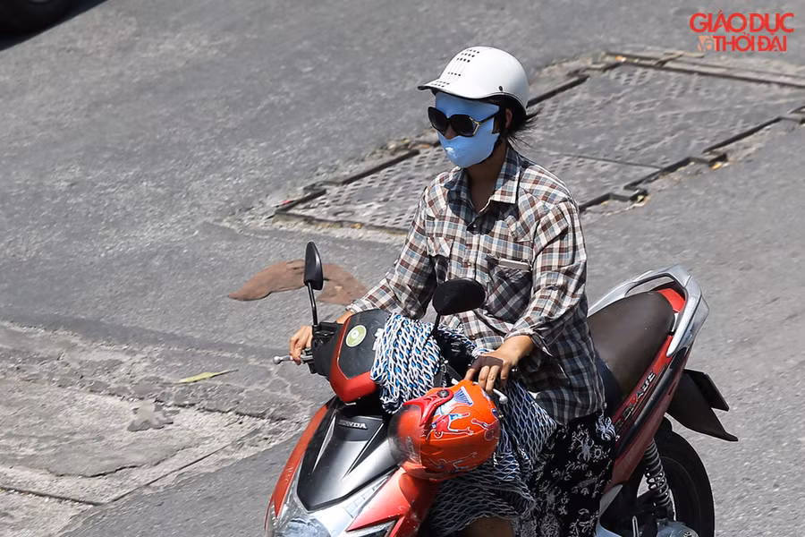 Những chiếc khẩu trang " full face" được rất nhiều chị em lựa chọn cho những ngày nắng nóng gay gắt