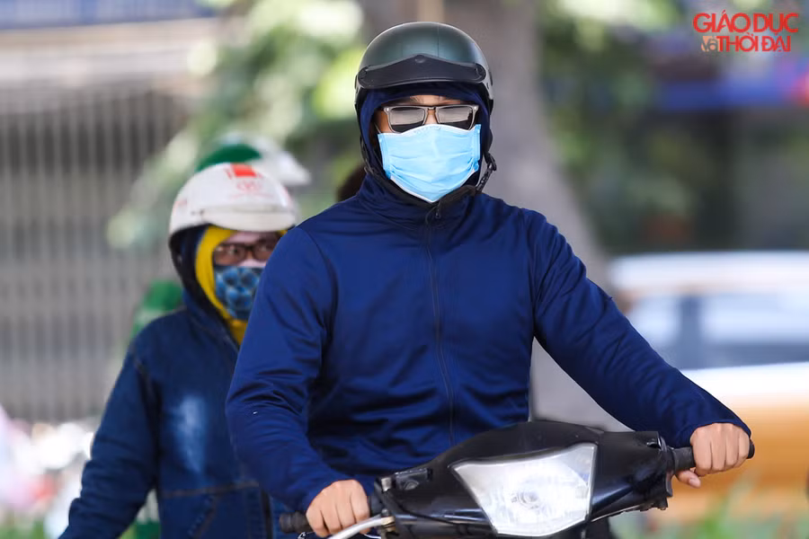 Cùng với đó TT khí tượng thuỷ văn T.Ư cũng đưa ra cấp độ rủi ro thiên tai do nắng nóng: cấp 1 cho những ngày nắng nóng gần đây