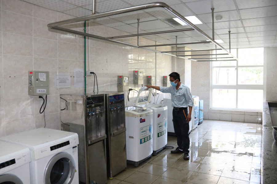 Khu nhà giặt, sấy được chuẩn bị đầy đủ các trang thiết bị sẵn sàng đáp ứng số lượng trên 10.000 người sinh hoạt