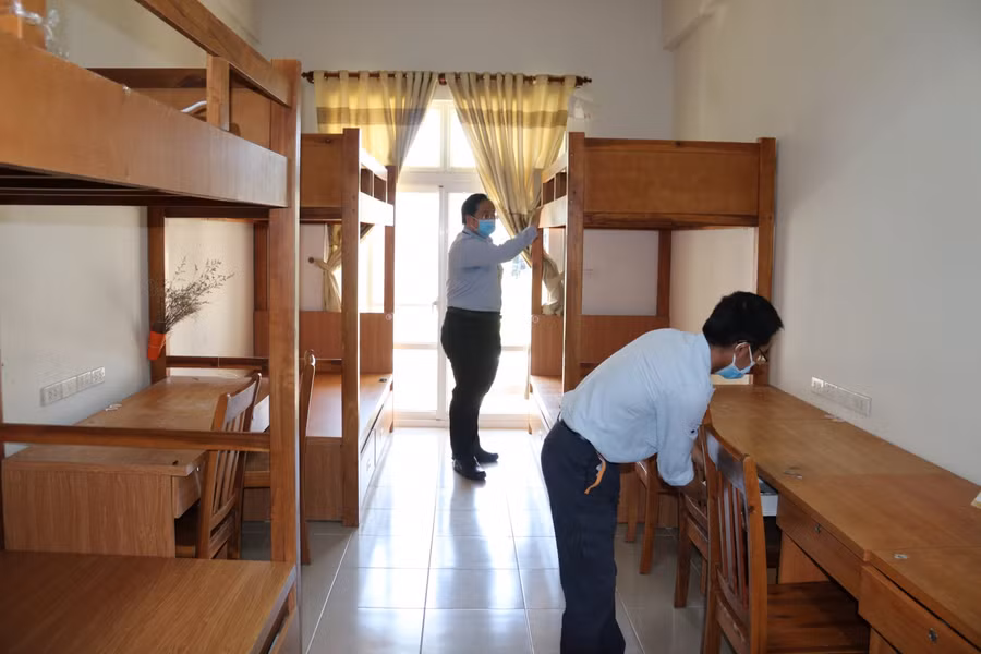 ... loại phòng 6 giường...