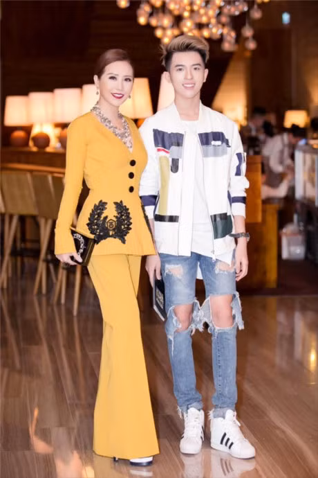 Con trai dong tinh cua hoa hau Thu Hoai gay sot voi ngoai hinh dep tua trai Han - Anh 5