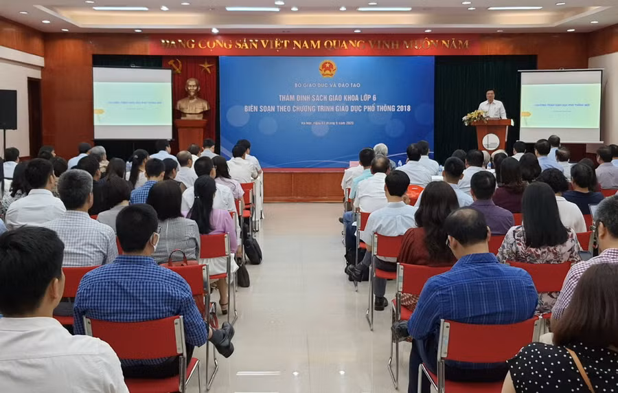 Khai mạc Hội đồng thẩm định sách giáo khoa lớp 6 biên soạn theo chương trình giáo dục phổ thông 2018