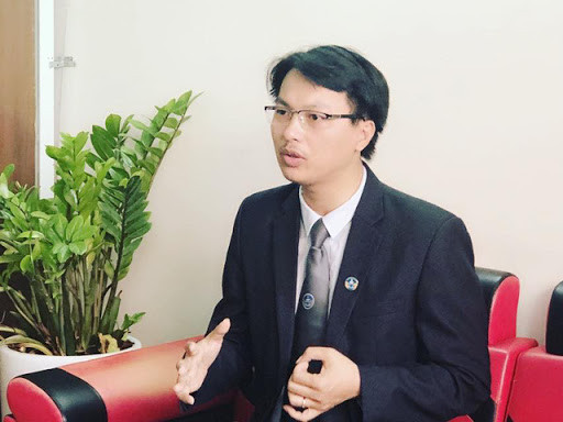 Luật sư Đặng Văn Cường cho rằng, việc người đàn ông ly hôn nhưng đòi tiền ăn, tiền chữa bệnh… là hành vi đáng xấu hổ và vi phạm nghiêm trọng đạo đức xã hội và có dấu hiệu vi phạm pháp luật hình sự. Luật sư Đặng Văn Cường cho rằng, việc người đàn ông ly hôn nhưng đòi tiền ăn, tiền chữa bệnh… là hành vi đáng xấu hổ và vi phạm nghiêm trọng đạo đức xã hội và có dấu hiệu vi phạm pháp luật hình sự.