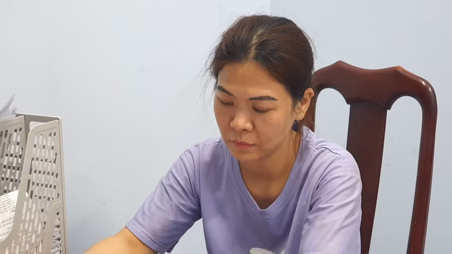 Lương Thị Thanh Thúy làm việc với cơ quan Công an. (Ảnh: SD)