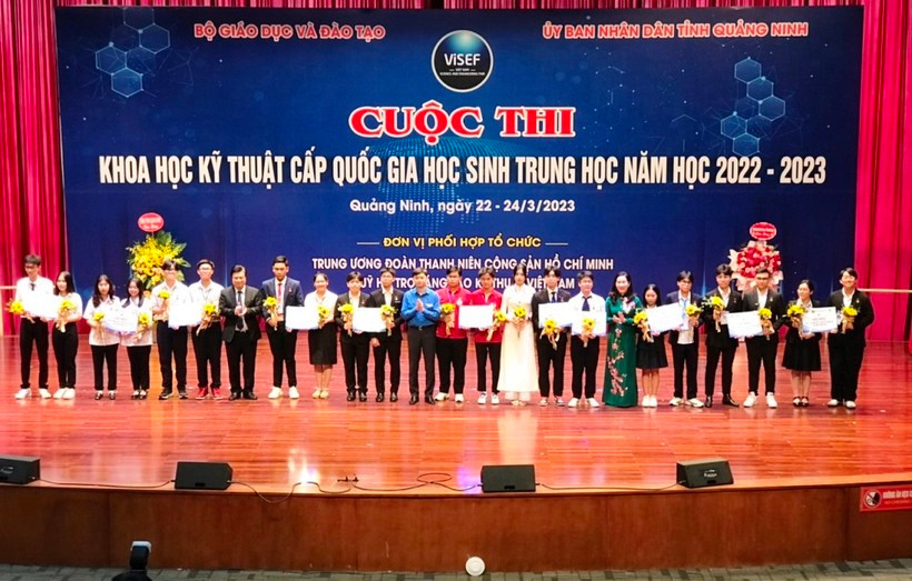 11 dự án được trao giải Nhất. Ảnh: Minh Cương. 11 dự án được trao giải Nhất. Ảnh: Minh Cương.