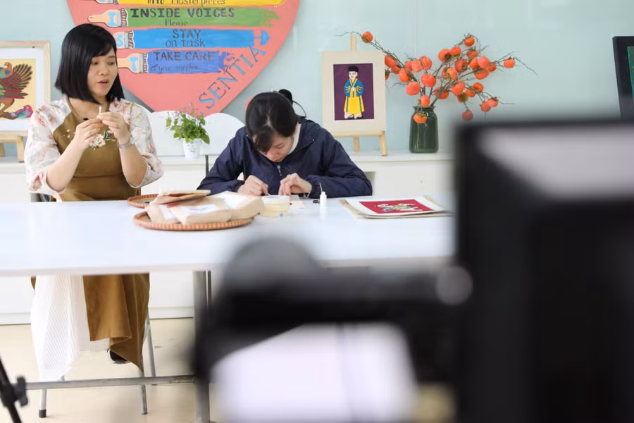 Dù nhịp sống số đang làm thay đổi đáng kể thị hiếu, nhu cầu và lối sống của con người, văn hóa nghệ thuật dân gian, truyền thống vẫn luôn có vị trí nhất định bởi đó chính là giá trị của dân tộc, thể hiện bản sắc của mỗi một quốc gia.