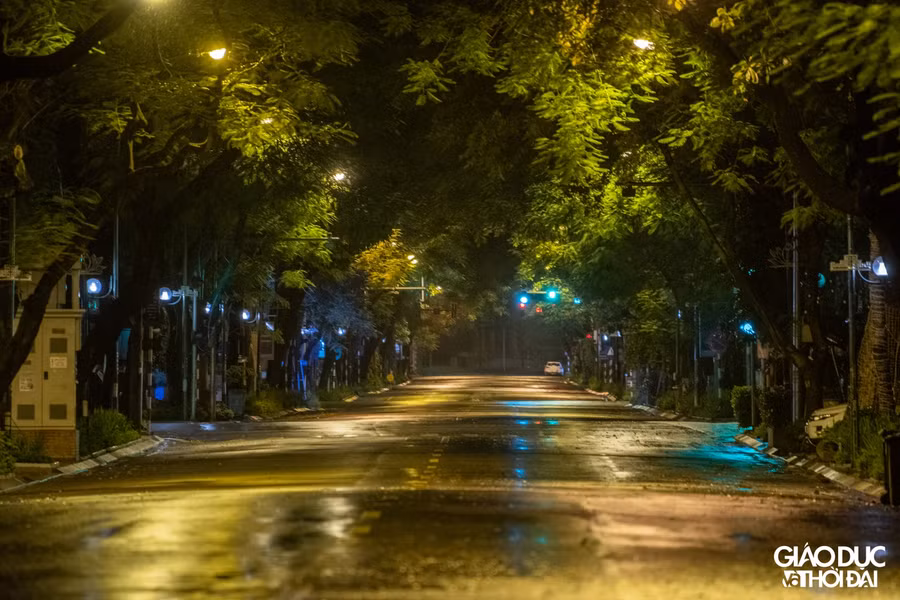 Có một Hà Nội bình yên đến ngỡ ngàng giữa mùa Covid ảnh 17