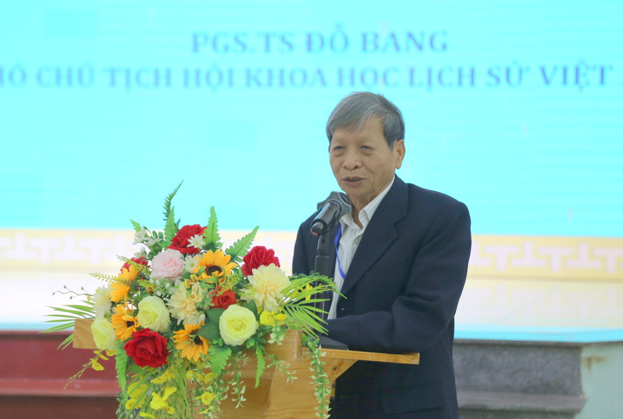 PGS.TS Đỗ Bang, Phó Chủ tịch Hội Khoa học Lịch sử Việt Nam trao đổi tại hội thảo. PGS.TS Đỗ Bang, Phó Chủ tịch Hội Khoa học Lịch sử Việt Nam trao đổi tại hội thảo.