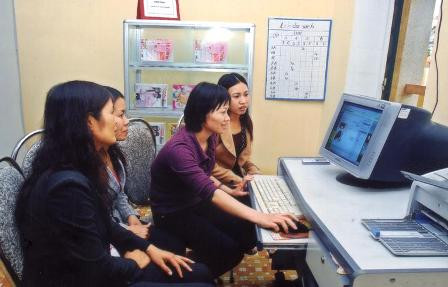 GV tìm tư liệu trên internet