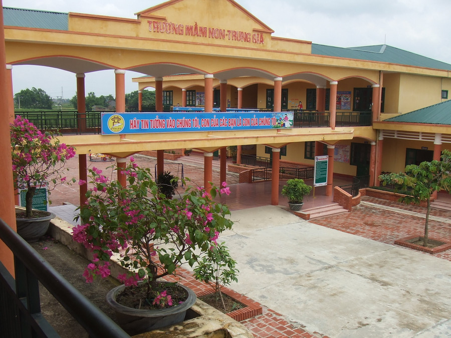 Cơ sở vật chất khang trang, nhà trường lại đối mặt với nỗi lo nhân sự bảo vệ, cô nuôi