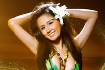 Mai Phương Thúy khoe ba vòng bốc lửa
