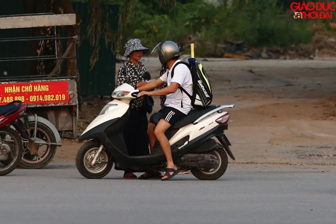 "Phe vé" hét giá gấp 10 lần cho dù trận đấu giữa tuyển Việt Nam- tuyển Malaysia còn 10 ngày nữa mới diễn ra.