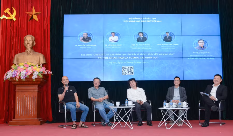 Các chuyên gia tham gia thảo luận về chủ đề “Trí tuệ nhân tạo và tương lai giáo dục".