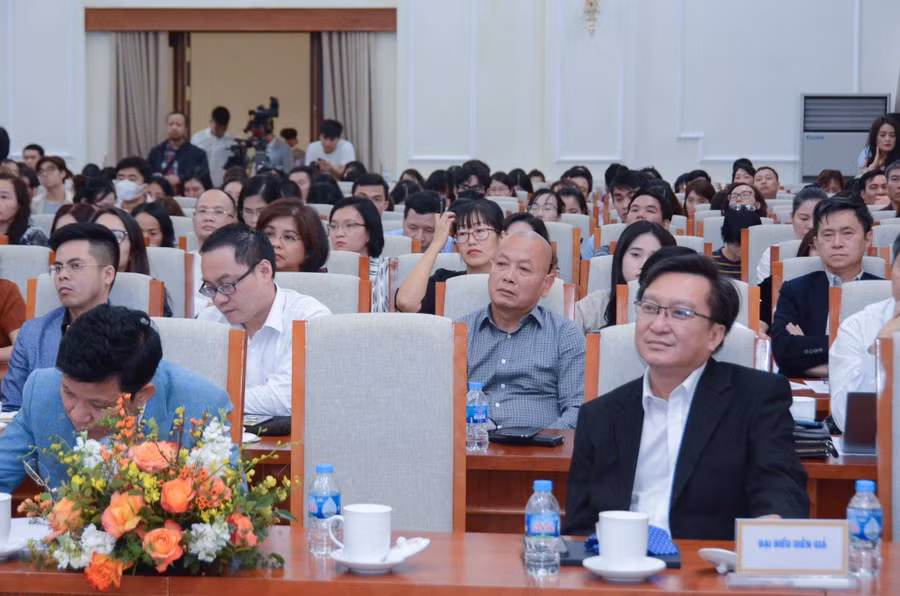 Quang cảnh tọa đàm.