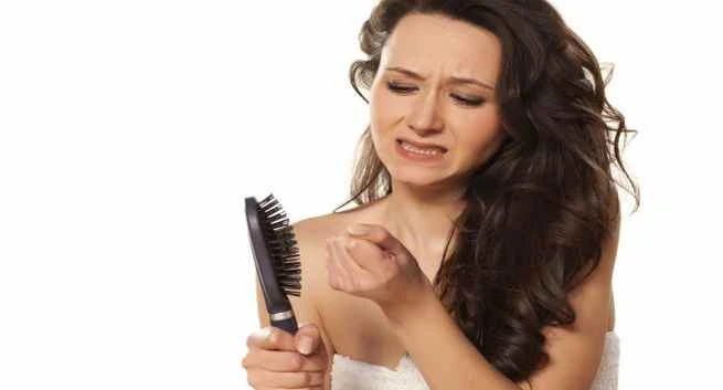 Rụng tóc là một trong những dấu hiệu cơ thể thiếu kali