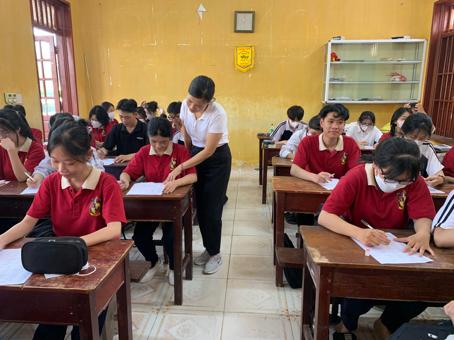 Chắc kiến thức, quen với đề thi minh họa của Bộ, sẽ đạt điểm cao.