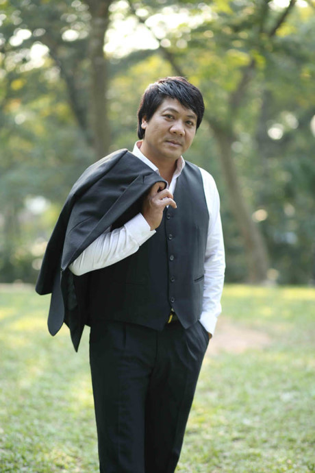 Khanh Linh khoc ke ve qua khu khong ai nhan lam hoc tro - Anh 2