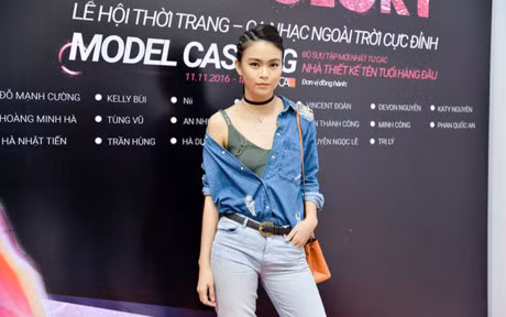 Mau Thuy gay chu y khi tu chay xe may di casting thoi trang - Anh 3