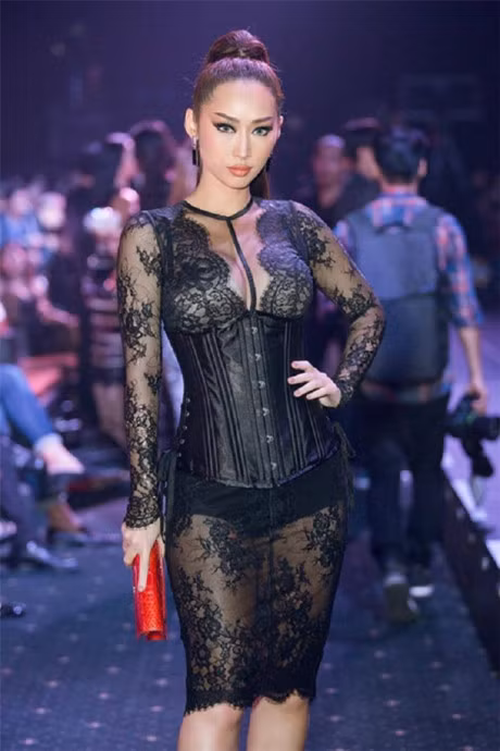 My nhan Viet ru nhau khoe eo thon-dang nuot voi corset - Anh 9