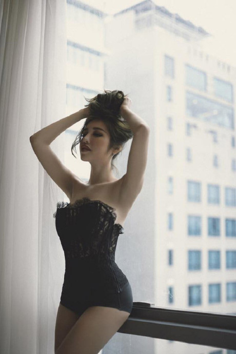 Mỹ nhân Việt rủ nhau khoe eo thon-dáng nuột với corset - Ảnh 6 My nhan Viet ru nhau khoe eo thon-dang nuot voi corset - Anh 6