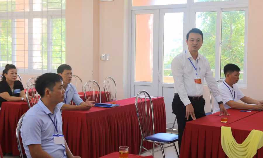 Phó ban chỉ đạo kỳ thi động viên cán bộ, giáo viên làm nhiệm vụ coi thi.