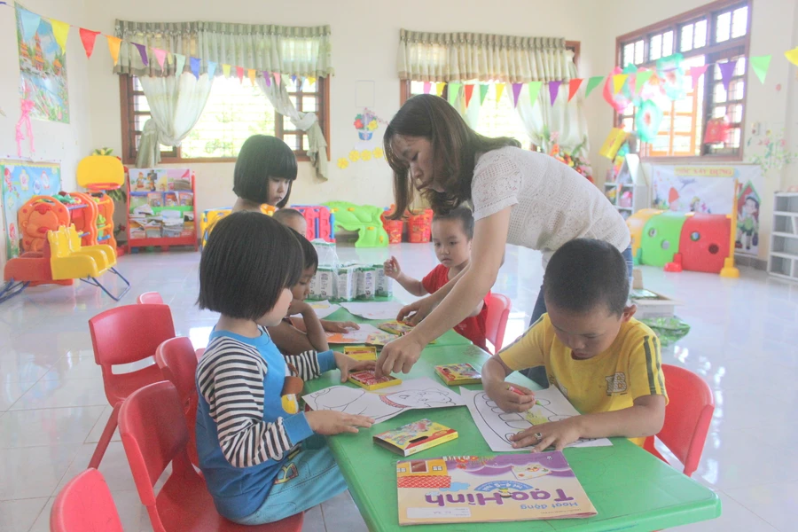 Các cháu mầm non Trường Hoa Phong Ba, huyện đảo Cồn Cỏ.