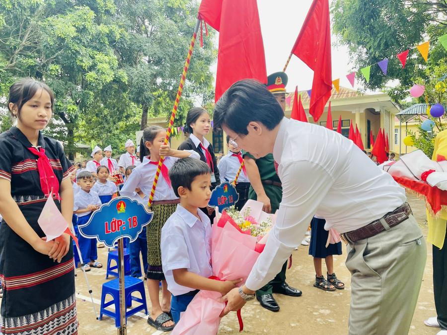 Lễ đón học sinh lớp 1.