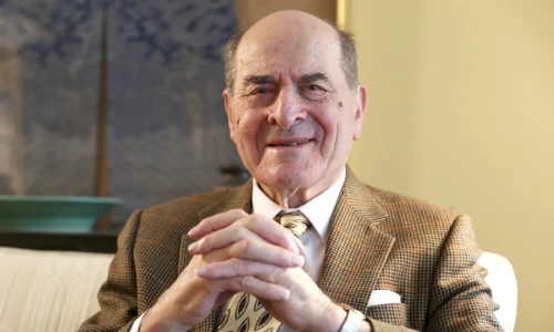 Chân dung bác sĩ Henry Heimlich. Ảnh:relevantmagazine.com.
