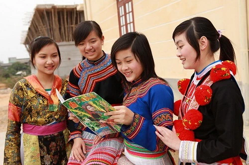SV là người dân tộc thiểu số có được miễn, giảm học phí?