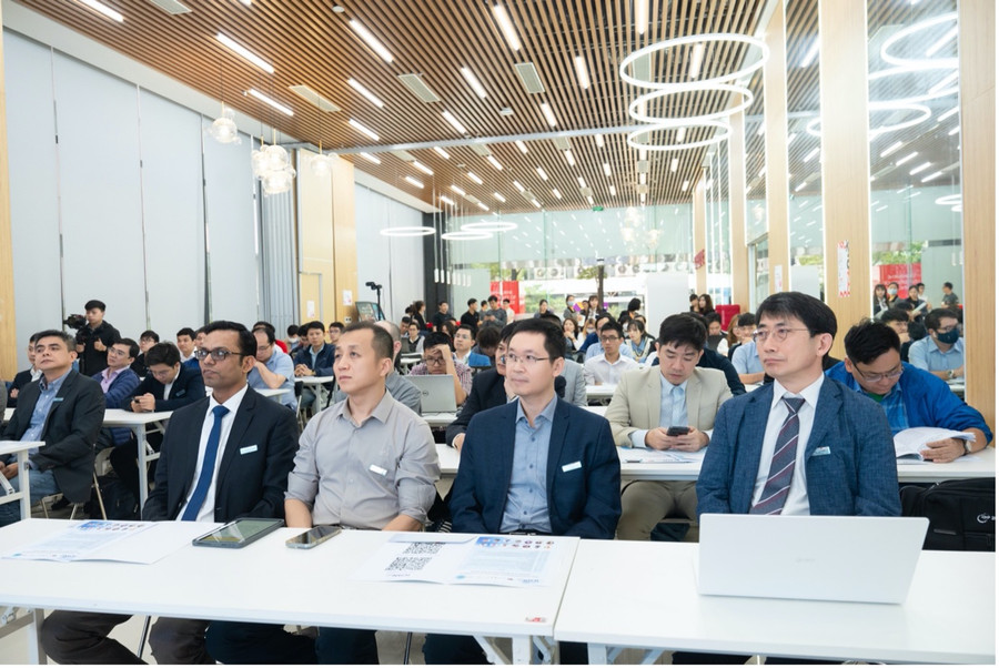 Hội thảo thu hút sự tham gia của nhiều chuyên gia và doanh nghiệp hàng đầu trong lĩnh vực công nghệ.