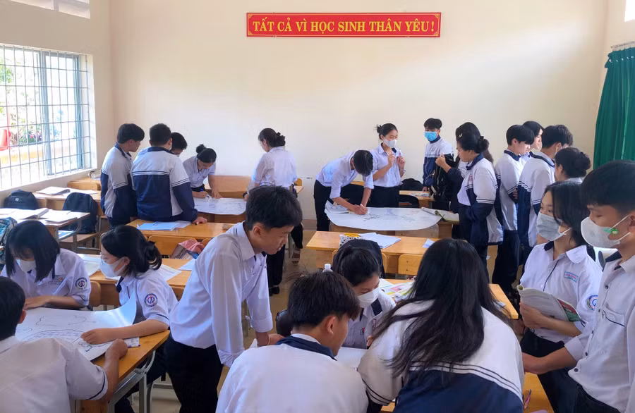 Tăng cường ngoại khóa giáo dục nhận thức cho học sinh nói không với khói thuốc lá.