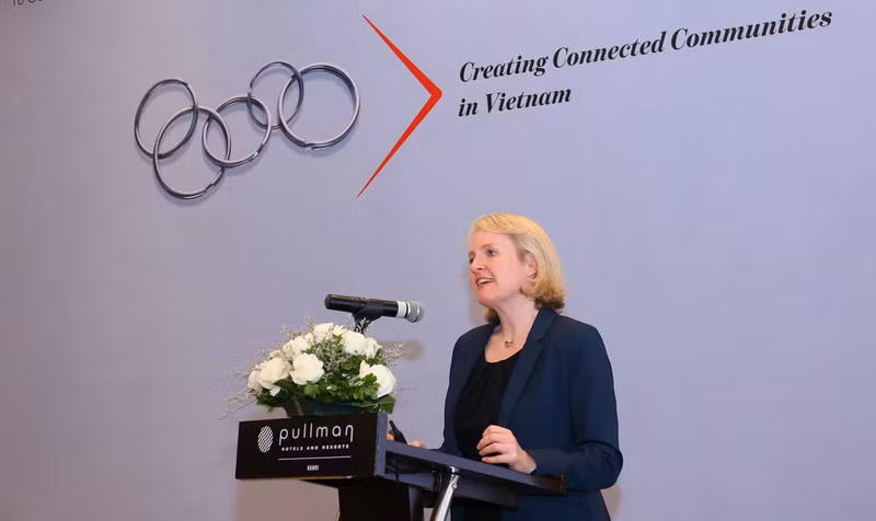Bà Kristin Gillon, Giám đốc nghiên cứu công nghệ toàn cầu của ICAEW trình bày tác động của cuộc cách mạng công nghiệp 4.0 đến nghề nghiệp kế toán