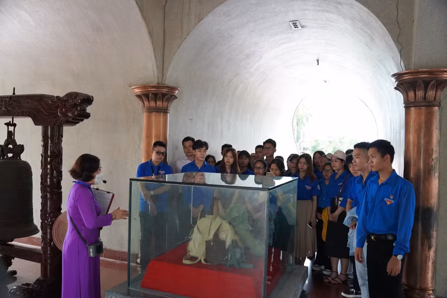 Sinh viên được nghe giới thiệu về trận chiến 81 ngày đêm bảo vệ Thành cổ năm 1972.