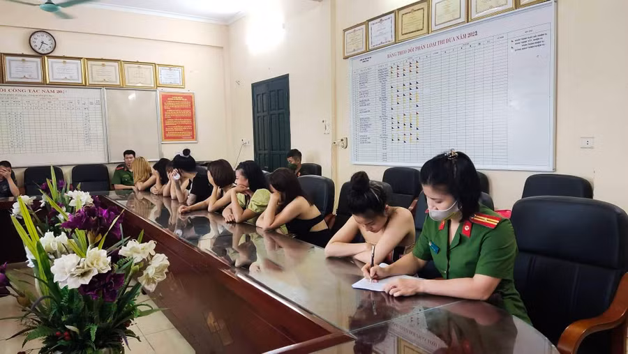 Nhiều đối tượng là nữ giới có liên quan đến vụ việc.