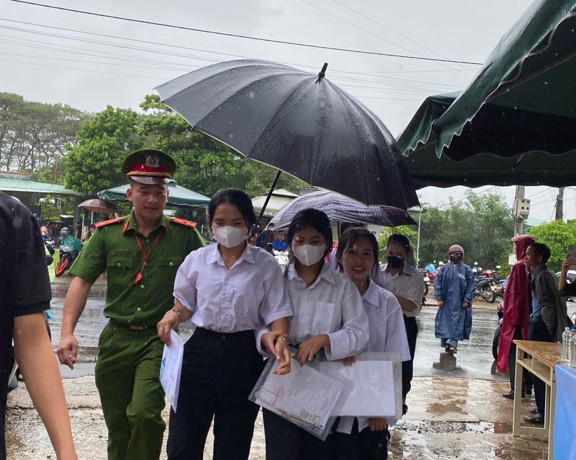 Nhiều hình đẹp sẽ đọng mãi trong lòng sĩ tử. Nhiều hình đẹp sẽ đọng mãi trong lòng sĩ tử.