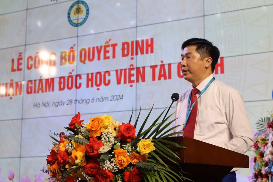 PGS.TS Nguyễn Đào Tùng phát biểu nhậm chức.