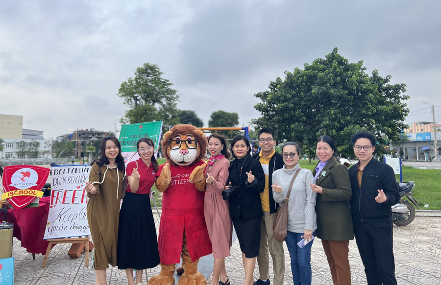 Việc chăm sóc sức khỏe tinh thần cho lứa tuổi vị thành niên là hết sức quan trọng. Việc chăm sóc sức khỏe tinh thần cho lứa tuổi vị thành niên là hết sức quan trọng.
