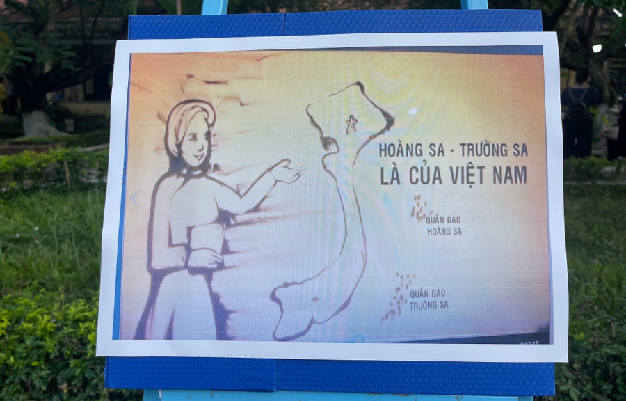 Tranh vẽ của học sinh về biển, đảo. Tranh vẽ của học sinh về biển, đảo.