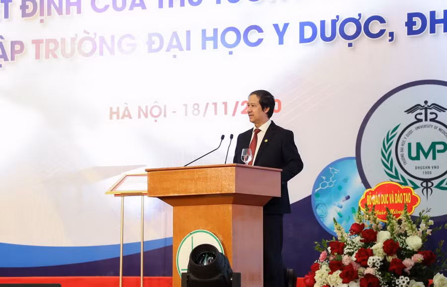 Giám đốc ĐH Quốc gia Hà Nội phát biểu