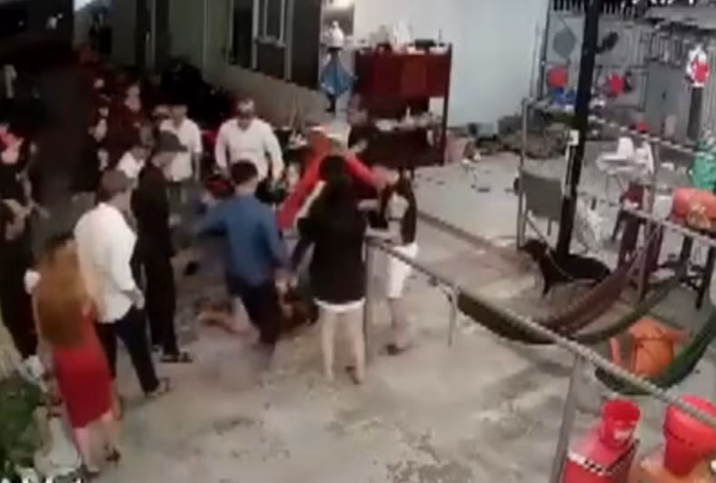 Diễn biến vụ việc được camera an ninh ghi lại. Ảnh: Công an An Giang.