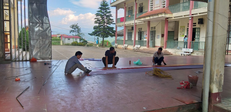 Trường phổ thông dân tộc bán trú TH & THCS Hầu Thào (Sapa, Lào Cai) chuẩn bị cho ngày khai giảng. Trường phổ thông dân tộc bán trú TH & THCS Hầu Thào (Sapa, Lào Cai) chuẩn bị cho ngày khai giảng.