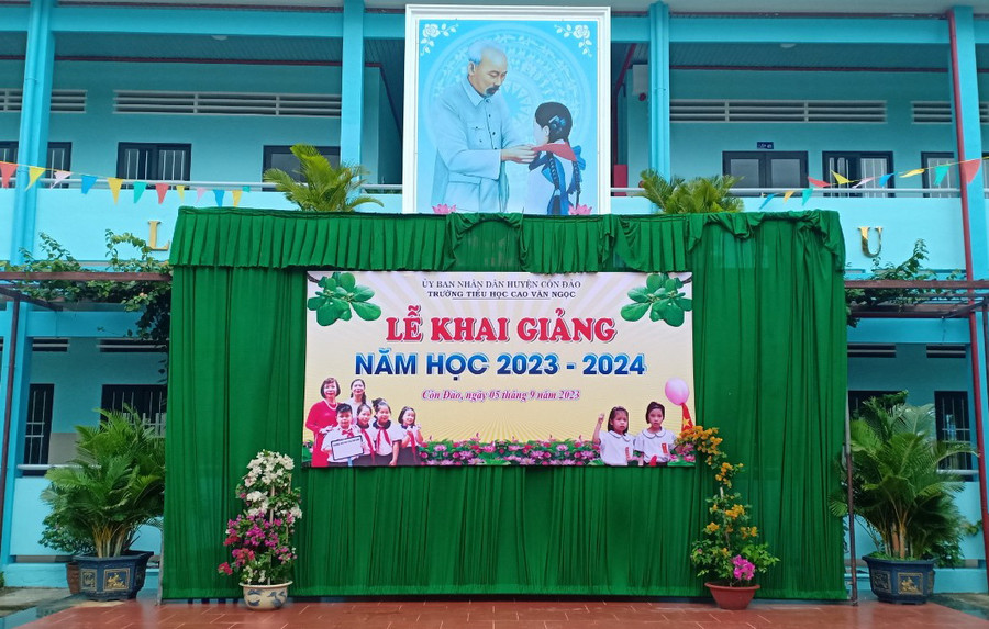 Trường tiểu học Cao Văn Ngọc, huyện Côn Đảo đã sẵn sàng cho ngày hội toàn dân đưa trẻ đến trường.