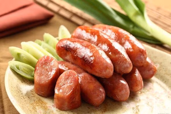 Lạp xưởng được xếp vào nhóm chất đạm