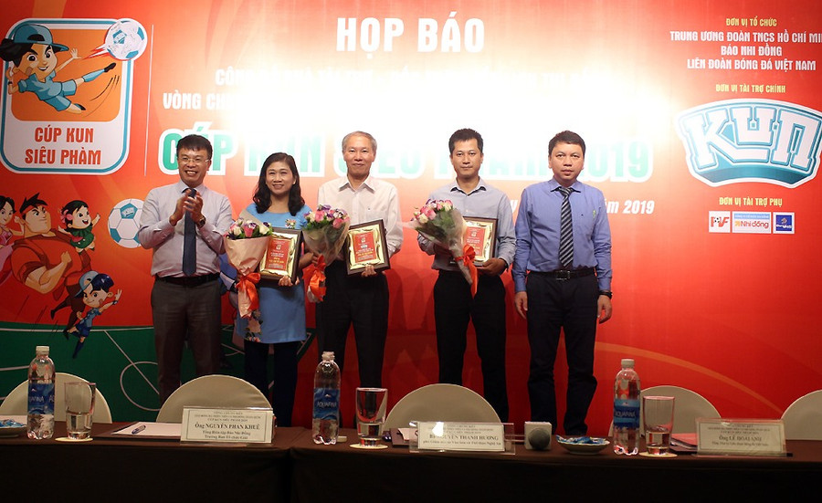 Vòng chung kết giải Thiếu Niên toàn quốc 2019 sẽ được diễn ra tại thành phố Vinh – Nghệ An từ ngày 3/7 đến 16/7 với sự góp mặt của 12 đội bóng xuất sắc