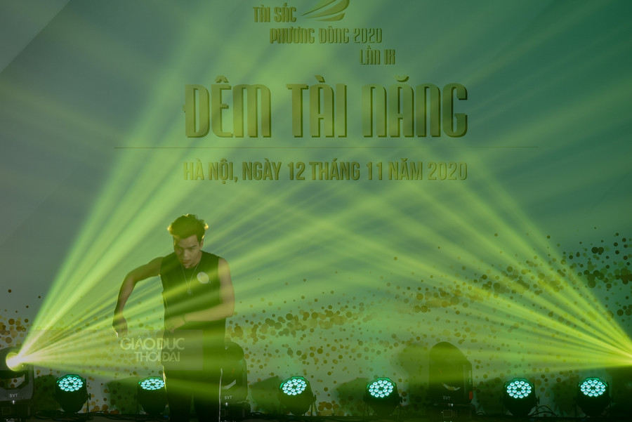 Những vũ điệu sôi động của bài dự thi nhảy Ringa Linga của thí sinh Hoàng Đức Thành.