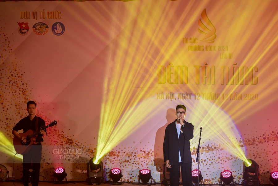 Bài hát Ngày chưa giông bão được thí sinh Tạ Quang Huy thể hiện hết sức thành công.