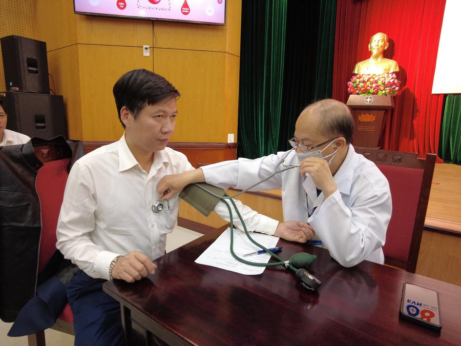 Chương trình Tuần lễ hồng nhận được sự hưởng ứng của nhiều cán bộ Công ty Thủy điện Quảng Trị.